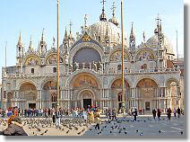 It was constructed in 829 to enshrine remains of Saint Marco that took it home from Alexandria in Egyp. The present building is based on the church of the Greek cross type rebuilt in the 11th century. Various styles like Byzantine, Romanesque, Gothic and Renascence, etc. were added afterwards.