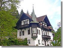 Small hotel on the other side of Hotel Mercurre